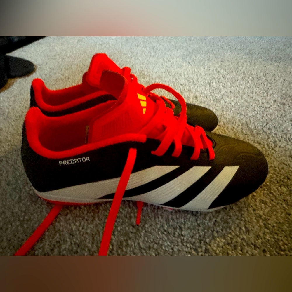 Adidas Predator Kids Shoes - Black and orange size 3.5